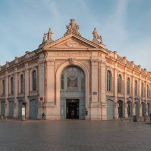 La halle de la Cartoucherie : un lieu de vie hybride à Toulouse